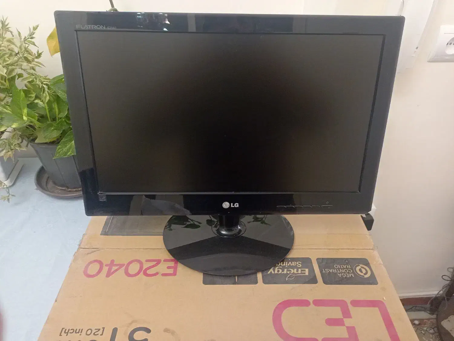 مانیتور 20 اینچ ال جی|قطعات و لوازم جانبی رایانه|تهران, فدک|دیوار