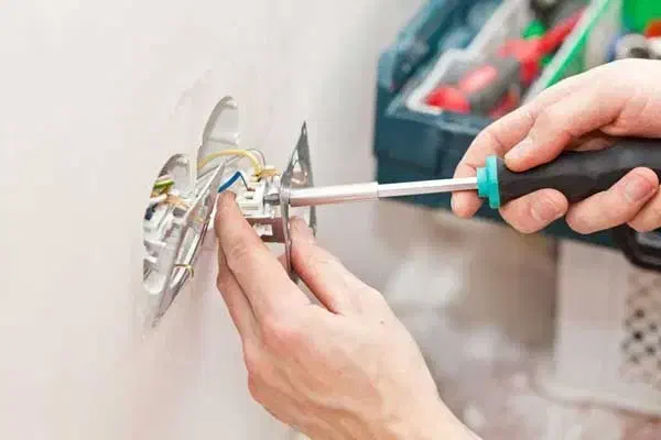 برقکار ، برق کار ساختمان|خدمات پیشه و مهارت|اراک, |دیوار