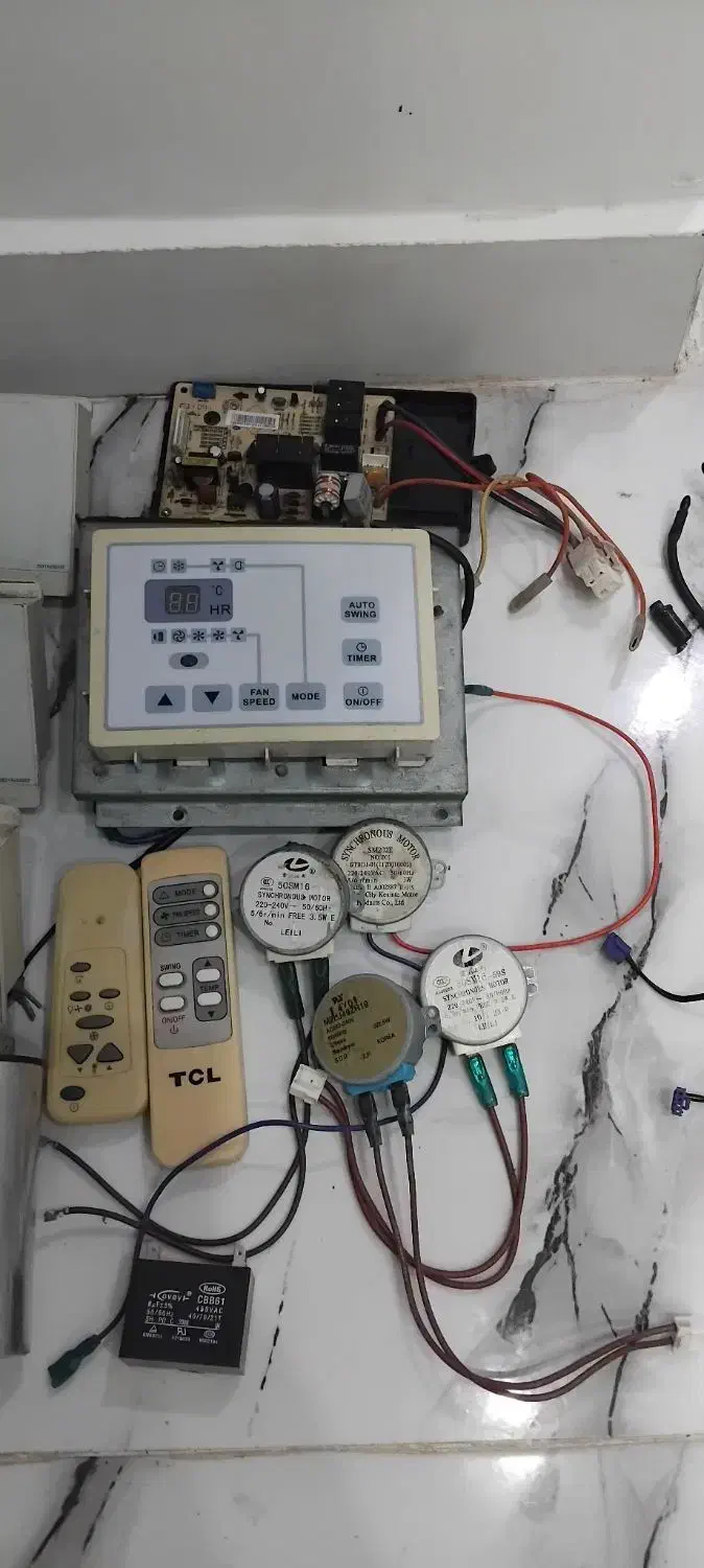 برد خازن کنترل و سنسور دما و جلو پنجره کولر|ماشین‌آلات صنعتی|رشت, دیانتی|دیوار