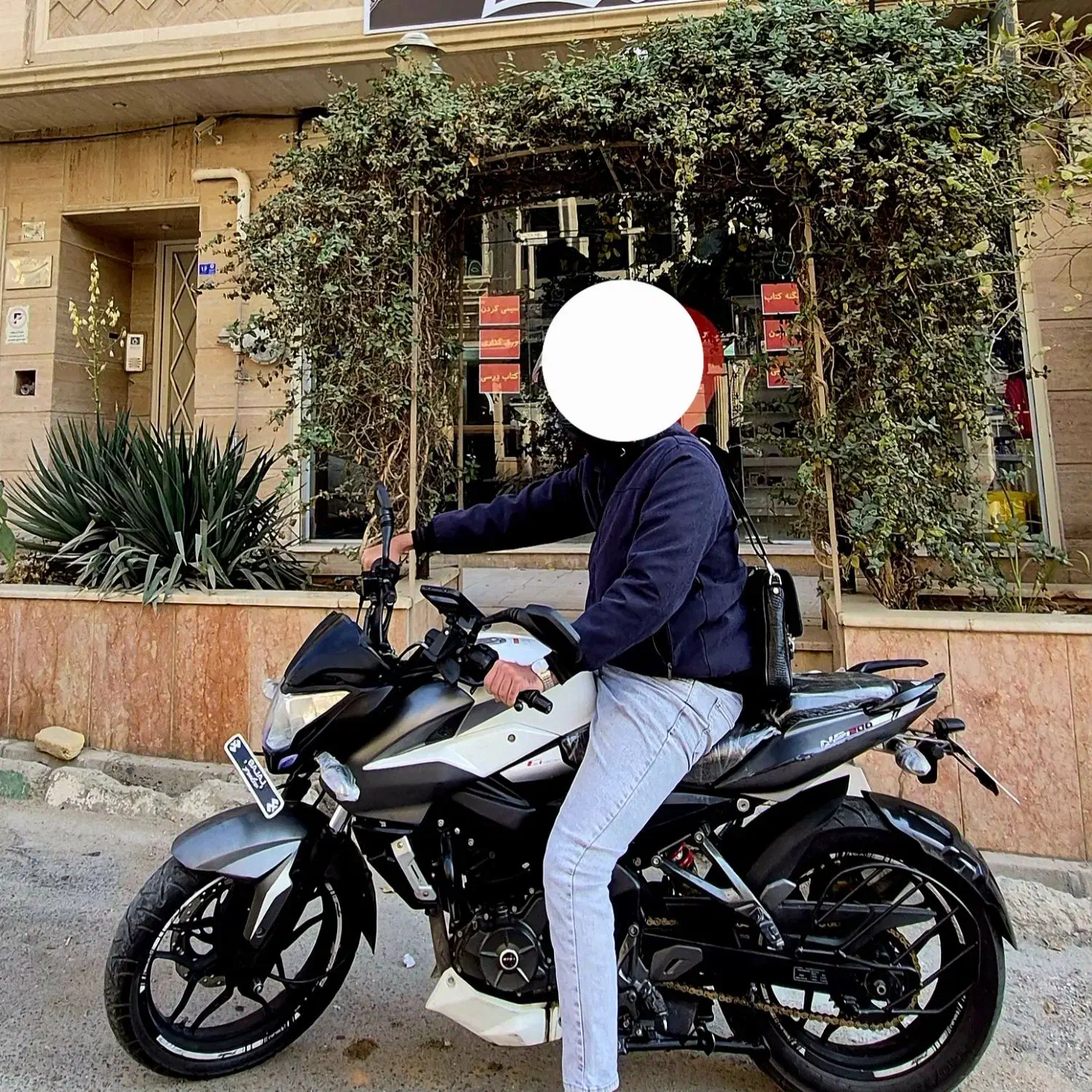 ns 200 مدل 98 عروسک|موتورسیکلت|قم, وادی السلام|دیوار