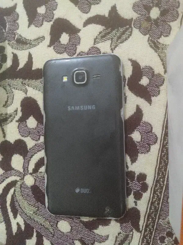 گوشی j7|موبایل|اسلام‌شهر, شهرک قائمیه|دیوار