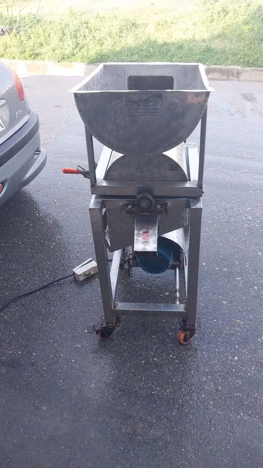 دستگاه آب گوجه گیری|آبمیوه‌گیر و آب‌مرکبات‌گیر|گرگان, |دیوار