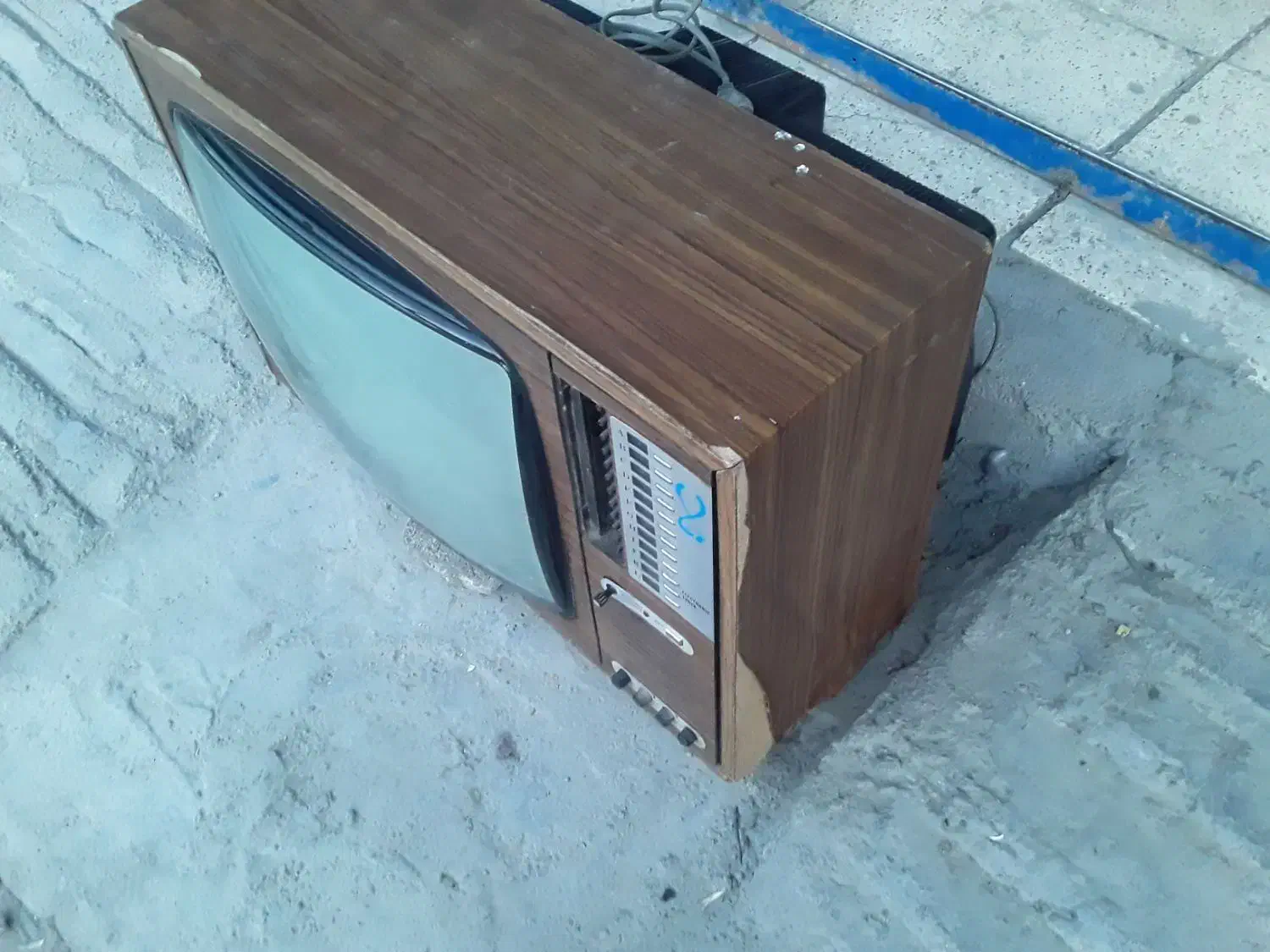 تلویزیون قدیمی .چوبی|تلویزیون و پروژکتور|کرمانشاه, |دیوار