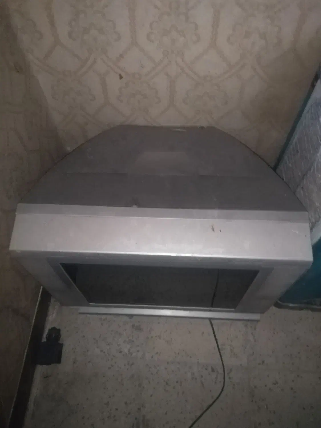 تلوزیون سالم|تلویزیون و پروژکتور|شیراز, اصلاحنژاد|دیوار