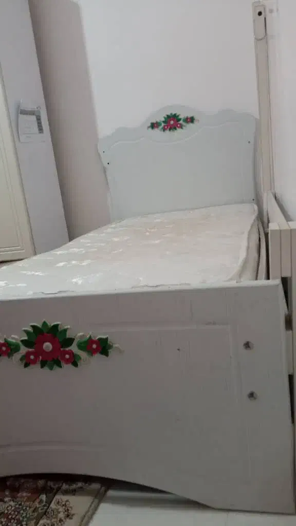 دو عدد تخت نوجوان|تخت و صندلی بچه|تنکابن, |دیوار