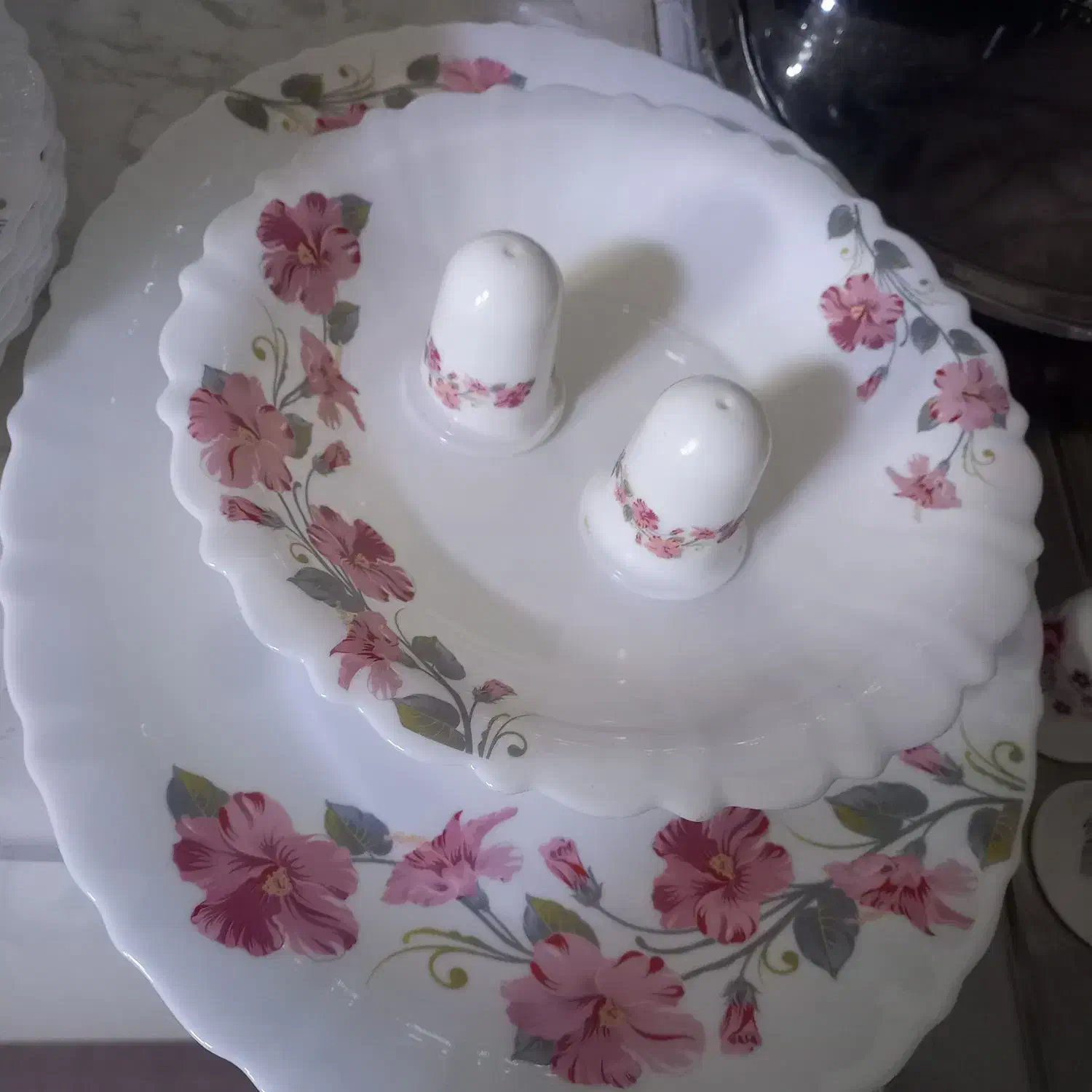 یه سری وسایل اشپزخونه|ظروف سرو و پذیرایی|قم, زنبیل آباد|دیوار