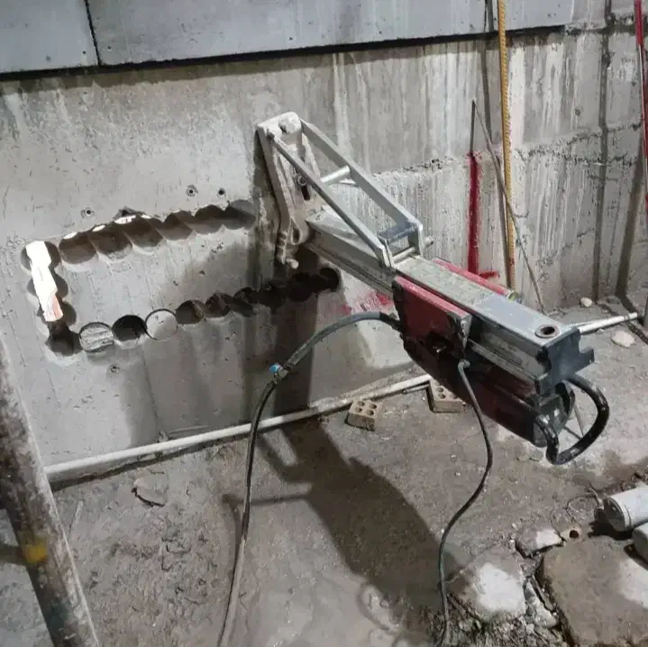 کرگیری وسوراخ کاری|خدمات پیشه و مهارت|بروجرد, |دیوار