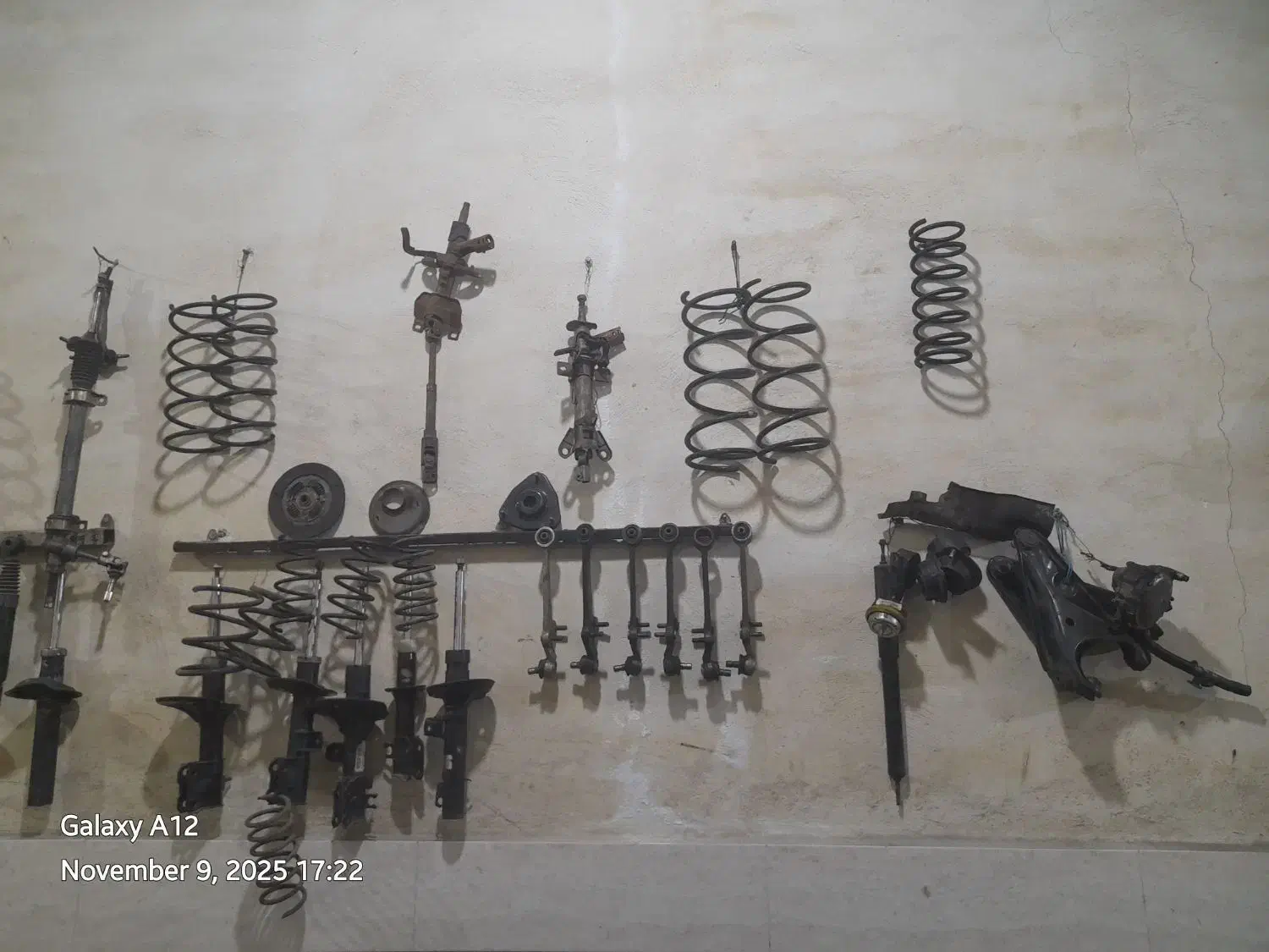 کمک فنر و لوازم جلوبندی استوک در حد نو تر تمیز|قطعات یدکی و لوازم جانبی|رشت, حومه رشت|دیوار