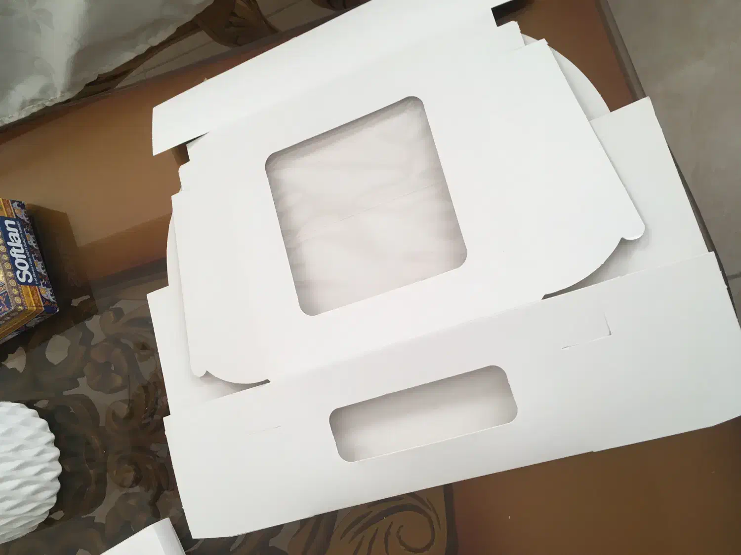 تعدادی جعبه فانتزی شیرینی|ظروف نگهدارنده، پلاستیکی، یکبارمصرف|گرگان, |دیوار