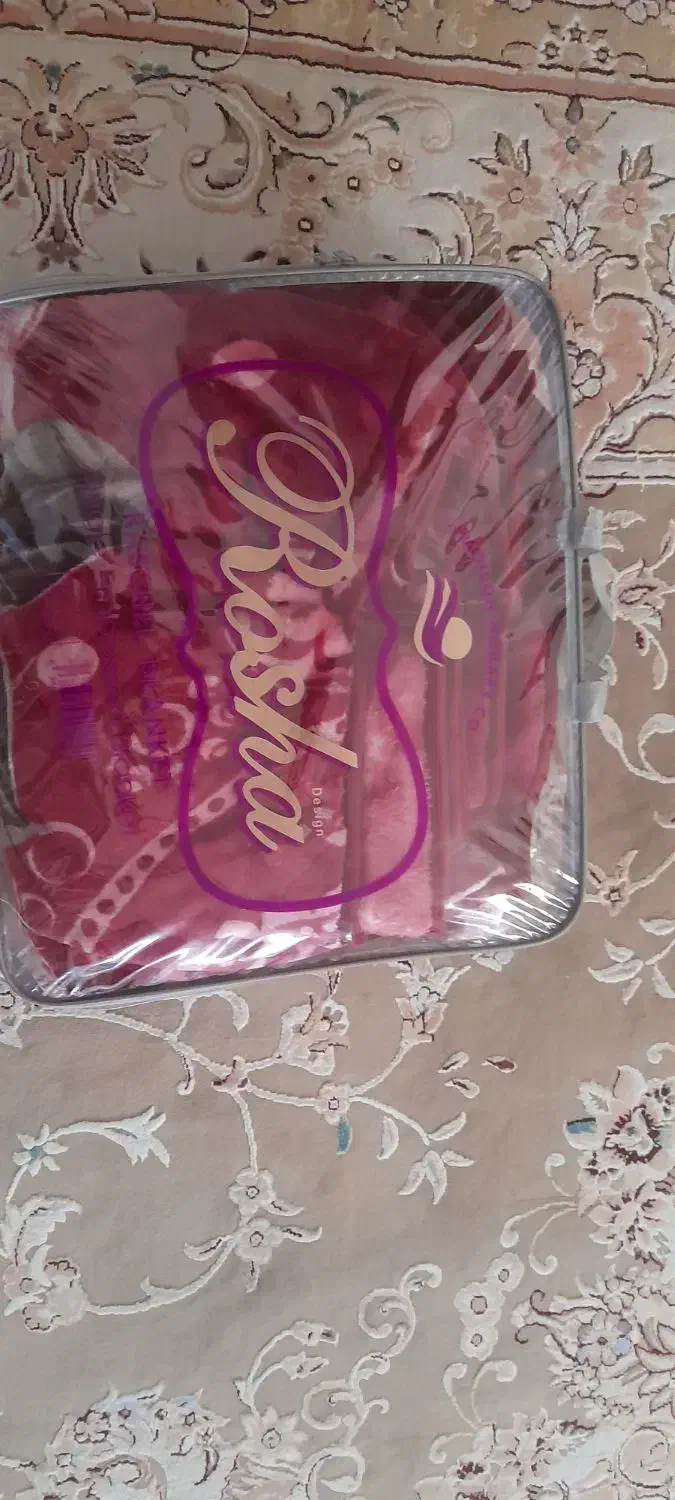 با سلام یه عدد پتو نو نو یک نفره|رختخواب، بالش، پتو|اسلام‌‌آباد غرب, |دیوار