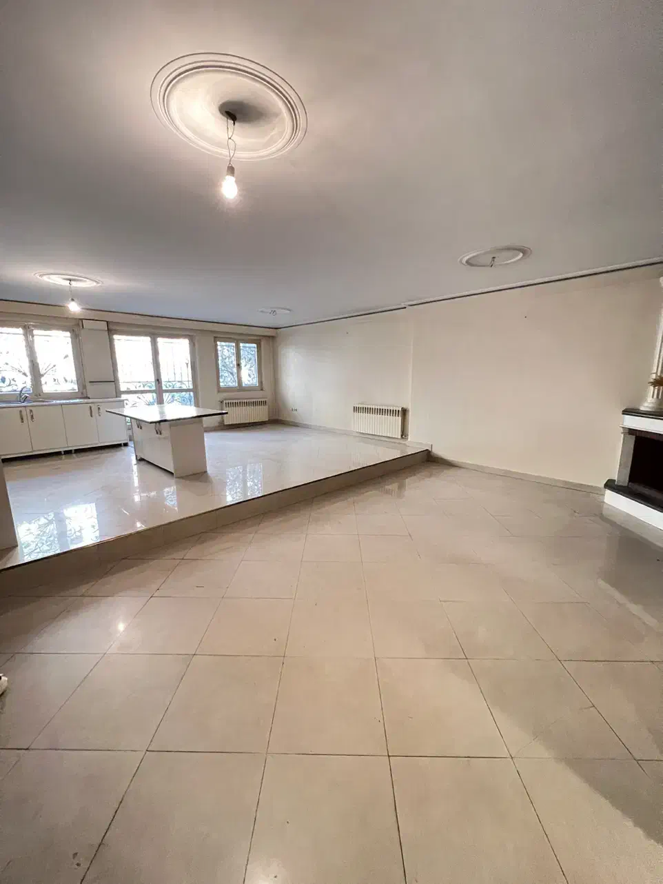 ۱۲۰متر/۳ خواب/تک واحدی+۷۰متر حیاط اختصاصی