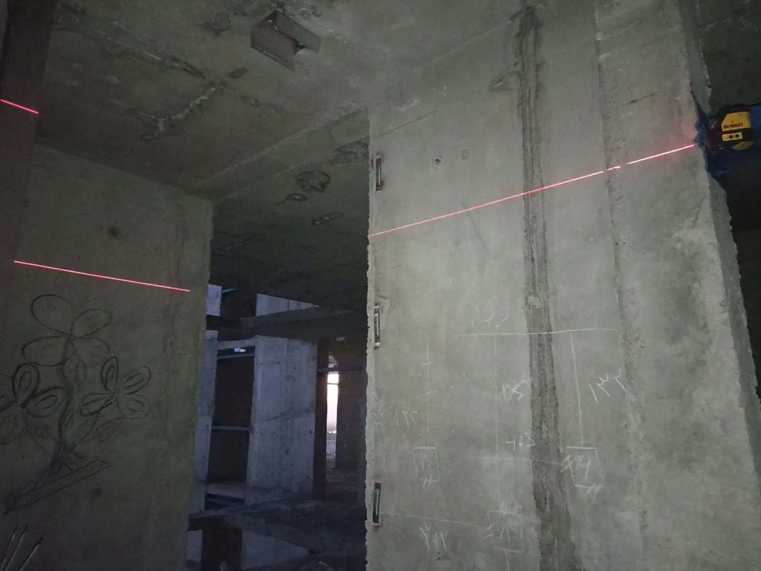 نصاب آسانسور والپوست وادار نبشی کشی و جوشکاری|خدمات پیشه و مهارت|کرمانشاه, |دیوار