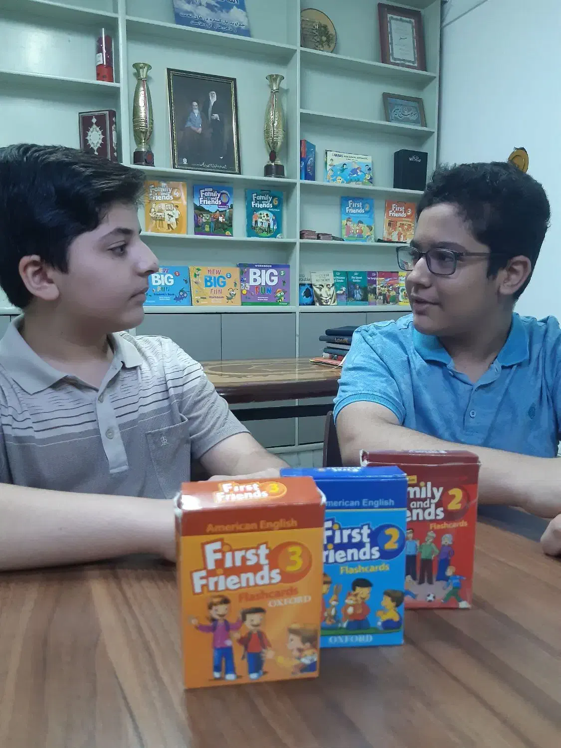 استخدام استاد زبان و منشی|استخدام آموزشی|ساوه, |دیوار