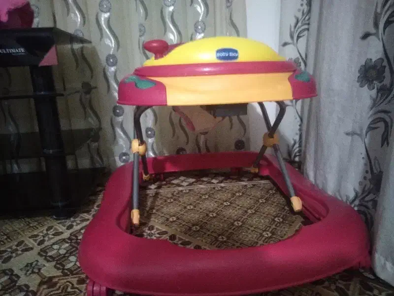 روروئک کار کرده|کالسکه و لوازم جانبی|بومهن, |دیوار