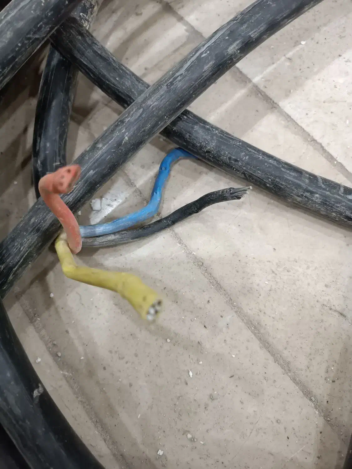 کابل ۴ در۱۶آلمینیومی برق|مصالح و تجهیزات ساختمان|قم, پردیسان|دیوار