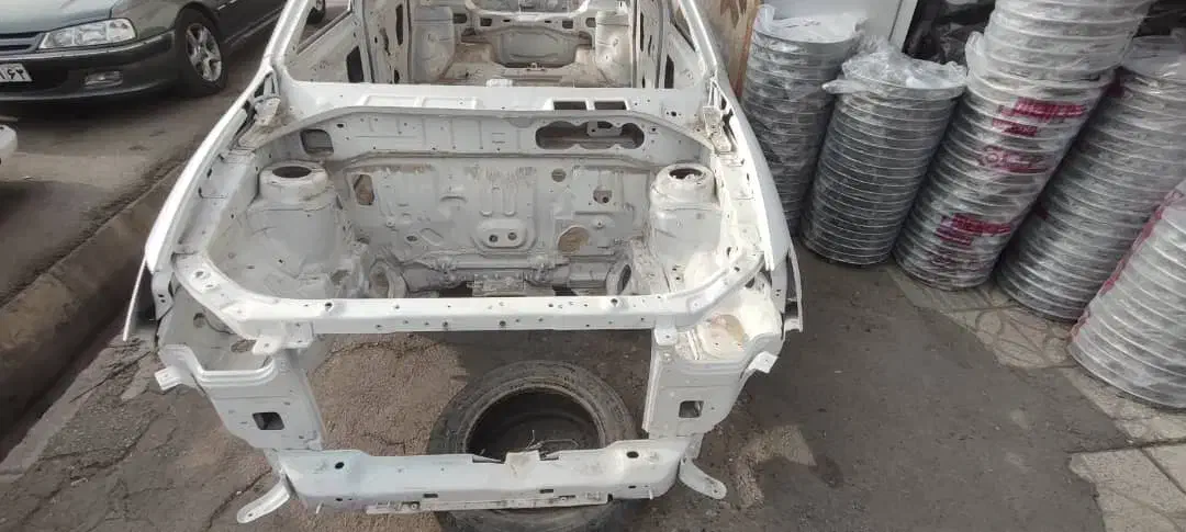 قسمت جلو قسمت عقب سقف ستون کوییک|قطعات یدکی و لوازم جانبی|شیراز, فرگاز|دیوار