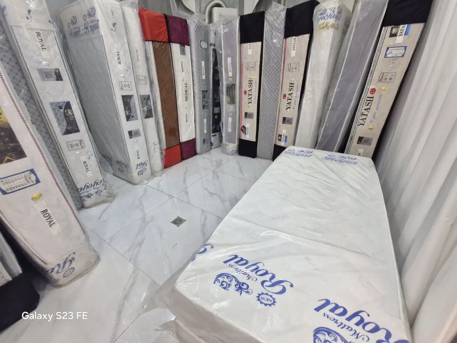 تشک رویال و خوشخواب|تشک تختخواب|صدرا-فارس, فاز ۱|دیوار