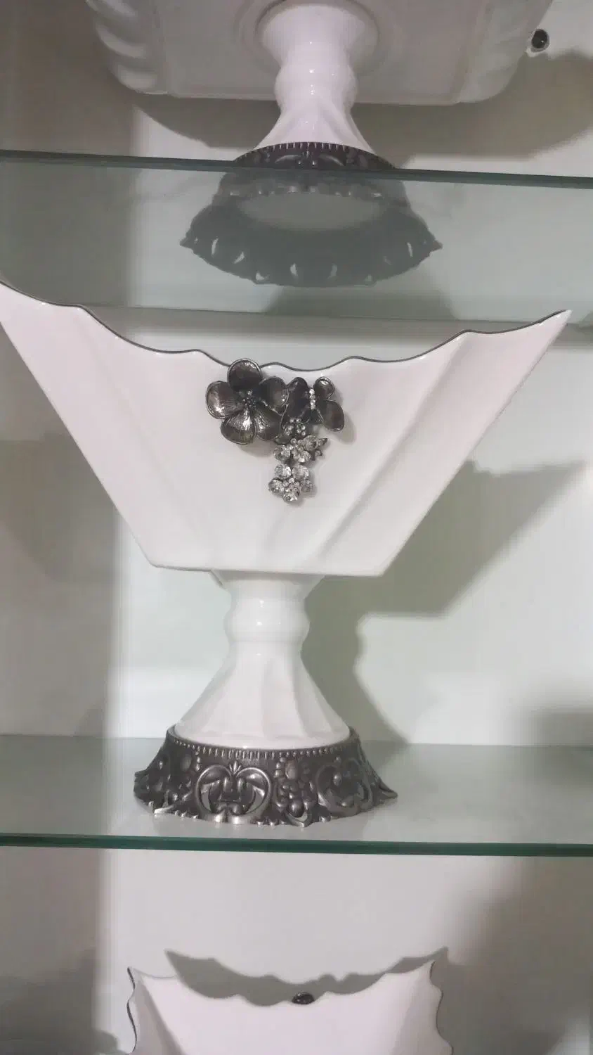 تعدادی لوازم منزل به فروش میرسد|بوفه، ویترین، کنسول|نوشهر, |دیوار