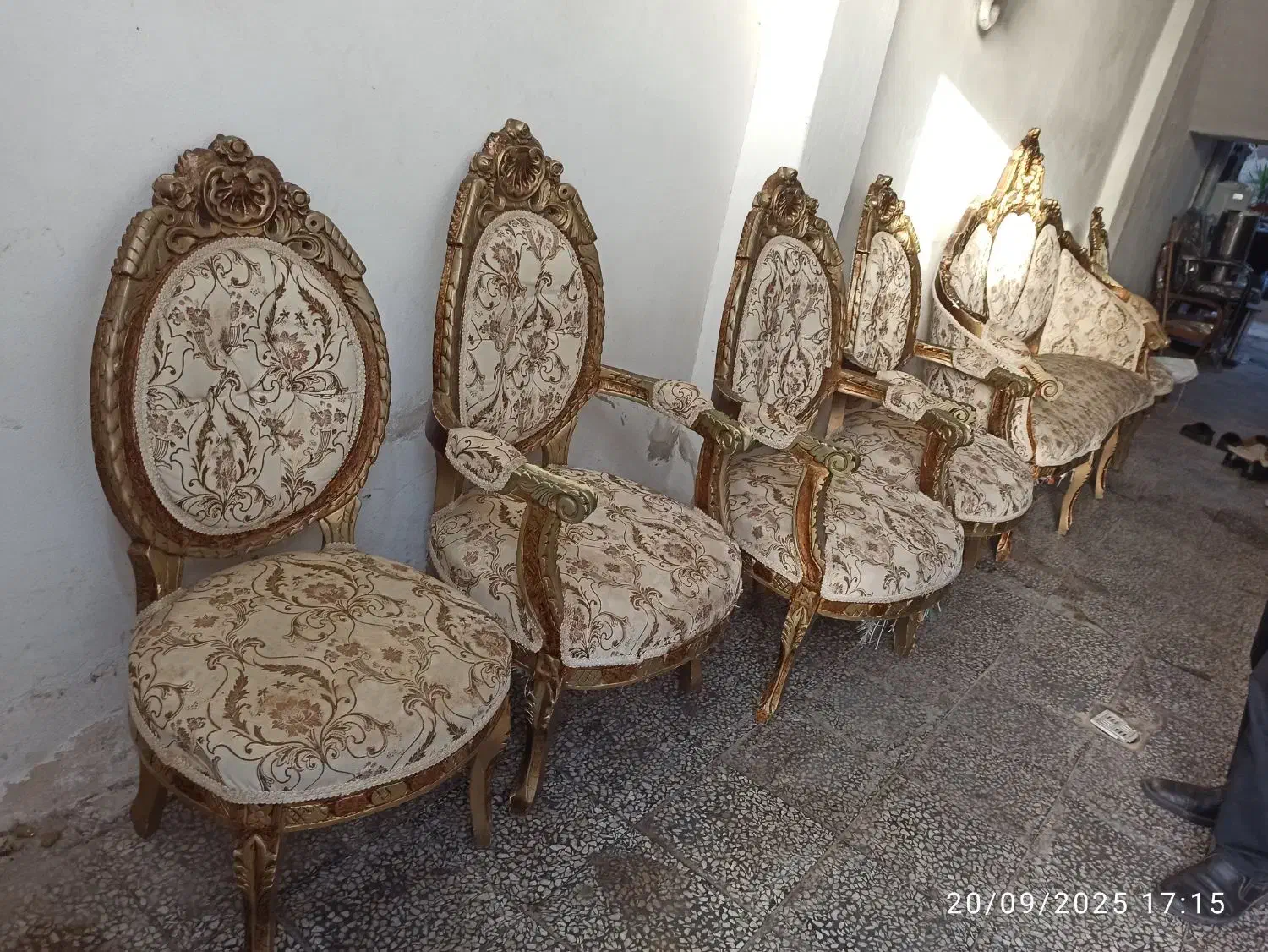 مبلمان سلطنتی ۸ نفره در حد نو|مبلمان خانگی و میز عسلی|لاهیجان, خمیر کلایه|دیوار
