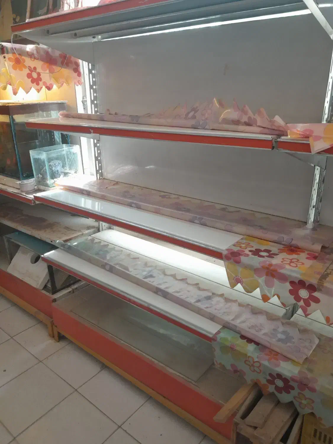 قفسه های دو رنگ سوپری|فروشگاه و مغازه|بهارستان, |دیوار