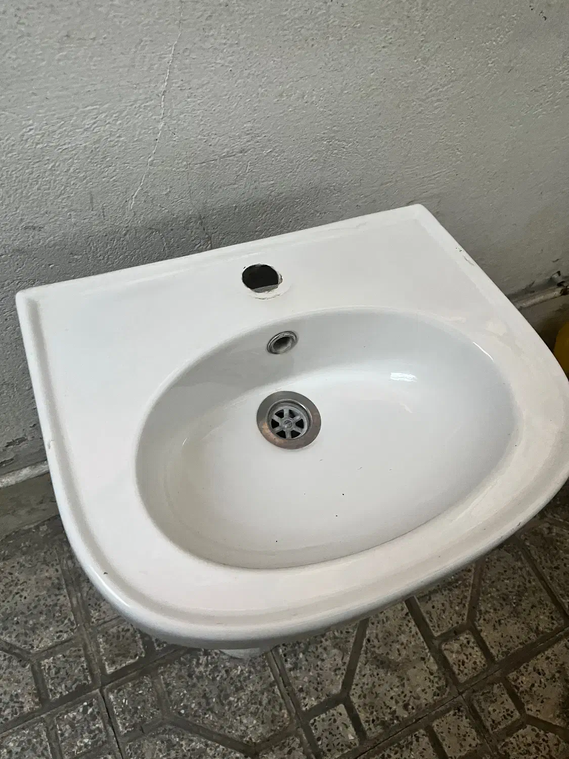 روشویی|لوازم سرویس بهداشتی|رشت, سیا اسطلخ|دیوار