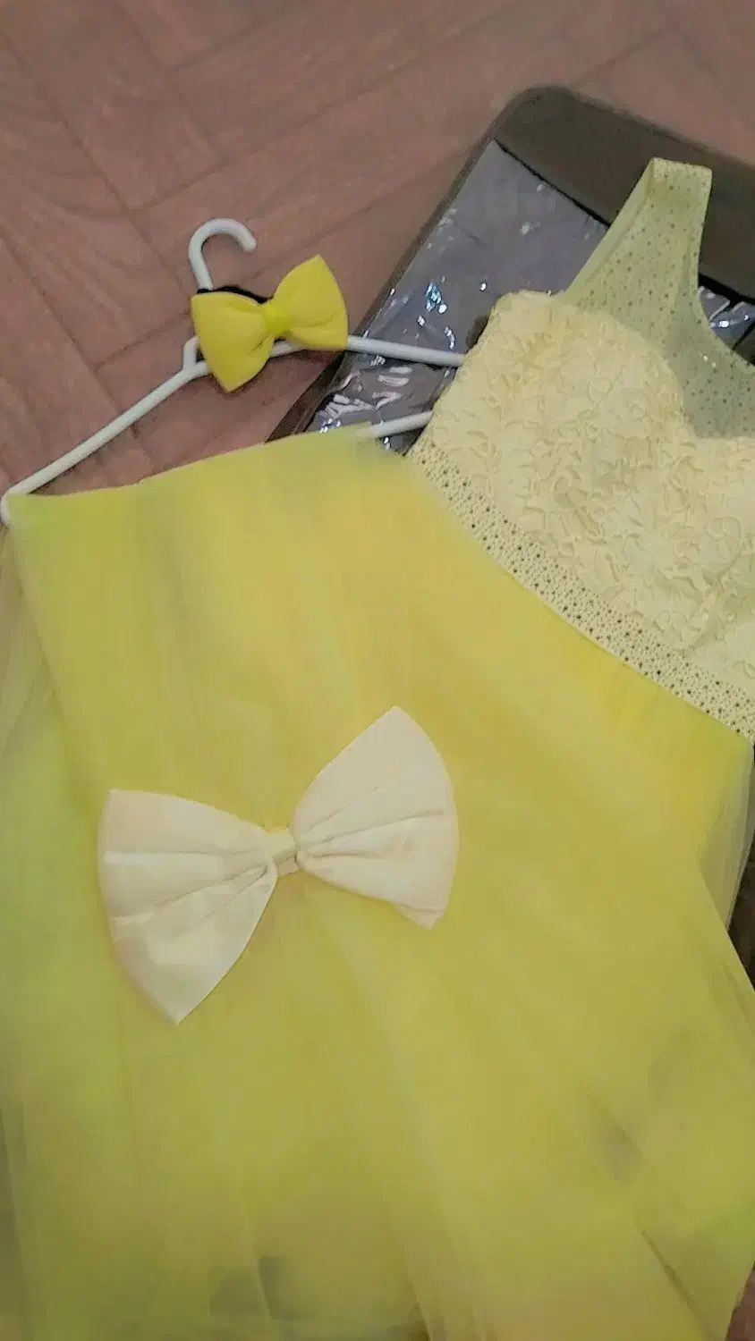 لباس عروسی|لباس|خوی, |دیوار