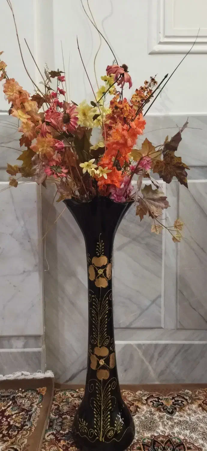 گلدان شیک به همراه گل|گل مصنوعی|زاهدان, |دیوار