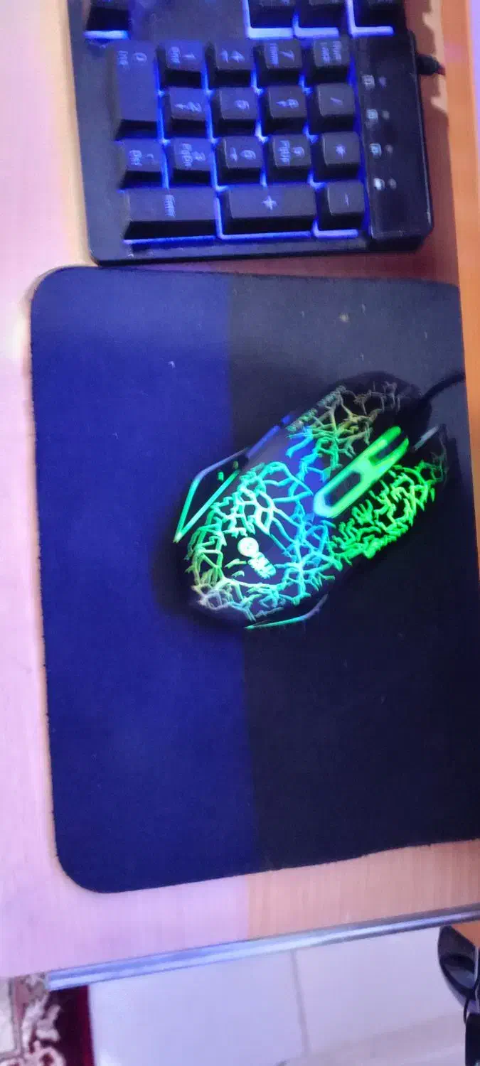 کامپیوتر کامل|رایانه رومیزی|بومهن, |دیوار