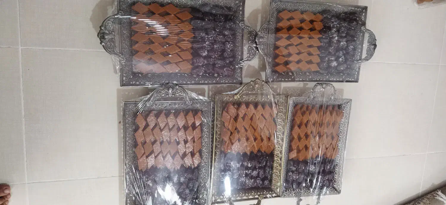 حلوا و کاچی|خوردنی و آشامیدنی|سرخنکلاته, |دیوار