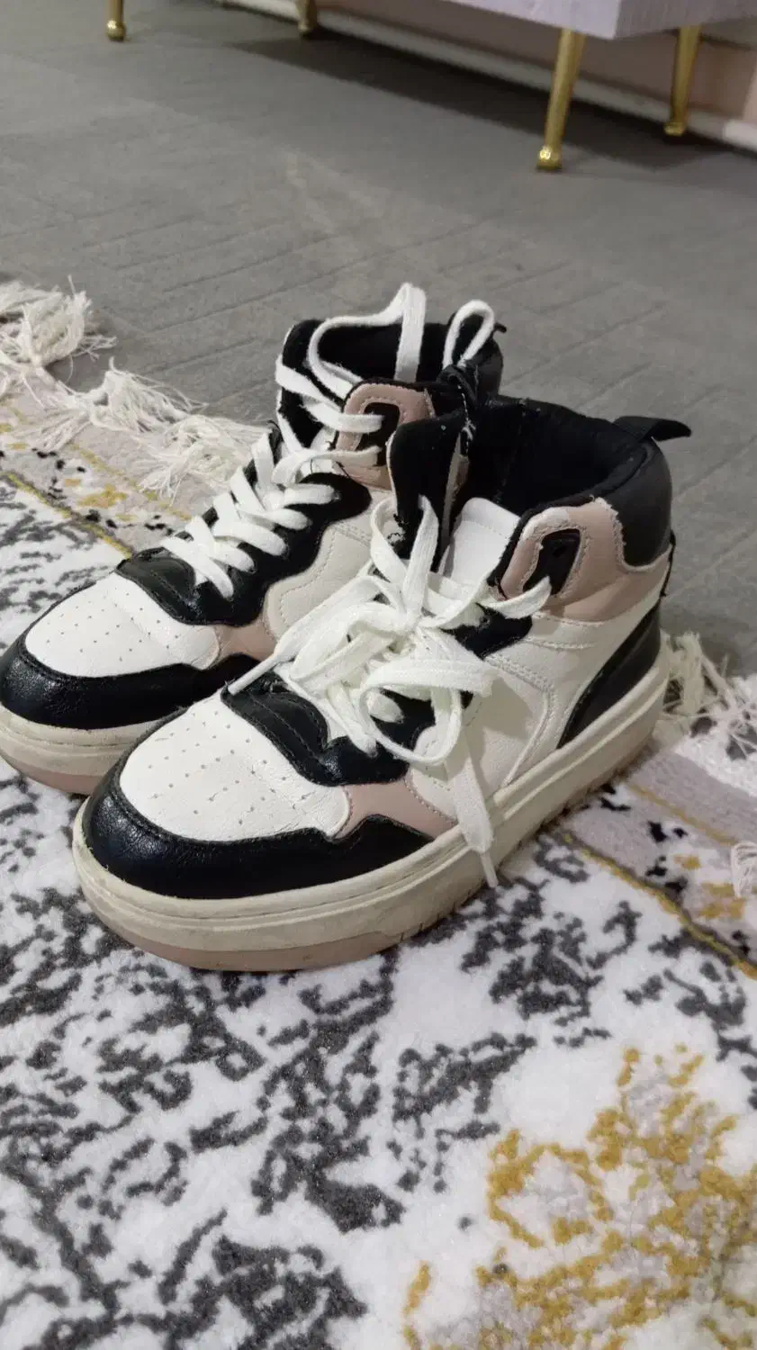 کتونی اسپورت اصل بچگانه|کفش و لباس بچه|چهاردانگه (تهران), |دیوار