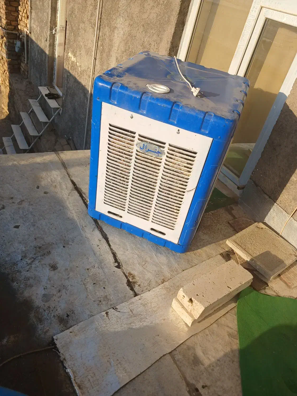 کولر آبی|کولر آبی|شازند, |دیوار