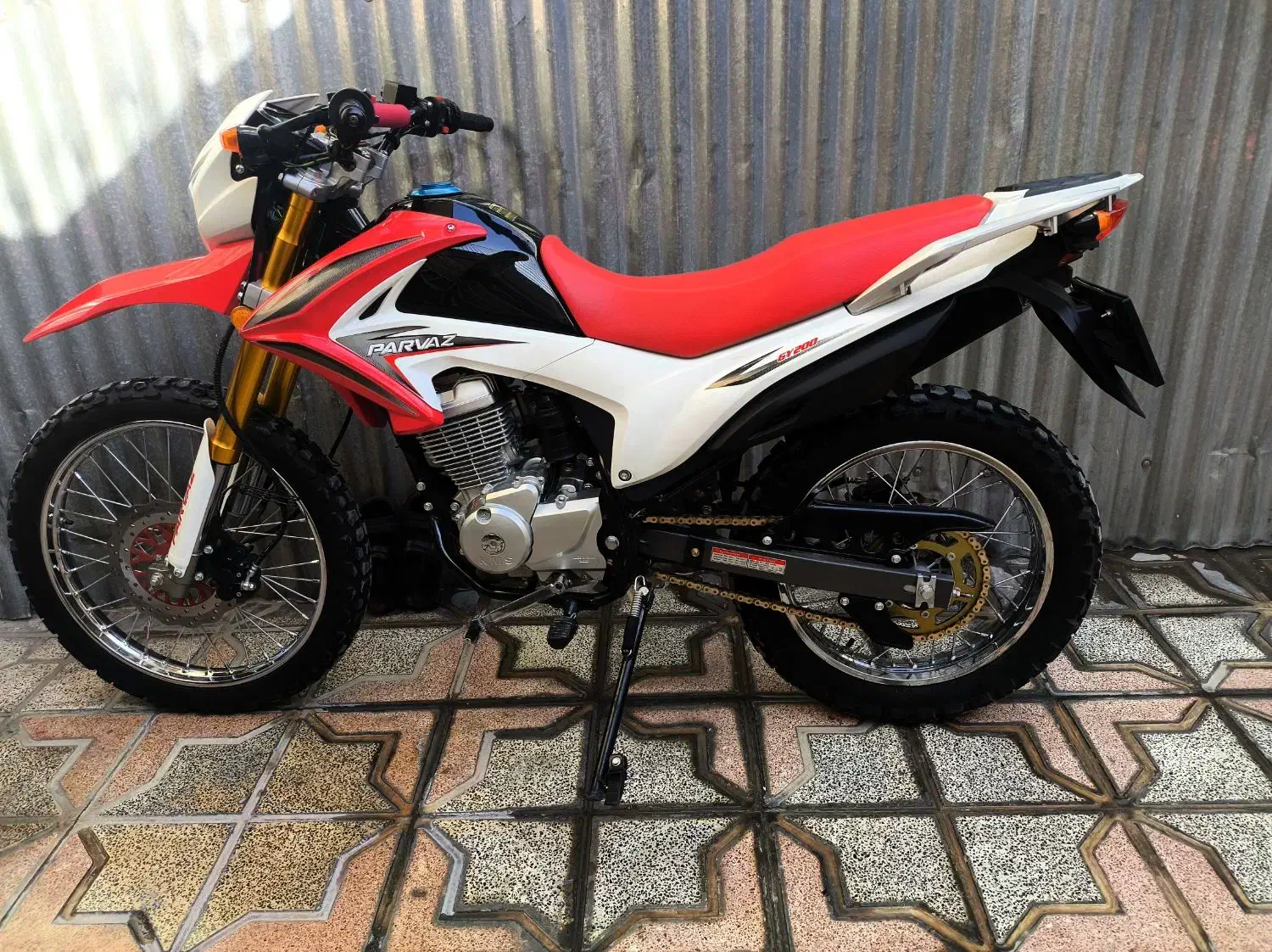 پرواز ۲۰۰  مدل ۱۴۰۴  معاوضه با crx|موتورسیکلت|کرمانشاه, |دیوار