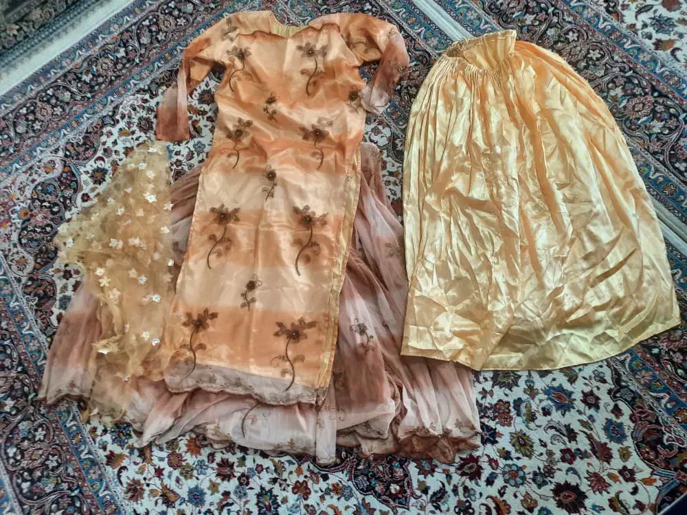 لباس محلی|لباس|شیراز, شهرک امام حسین|دیوار