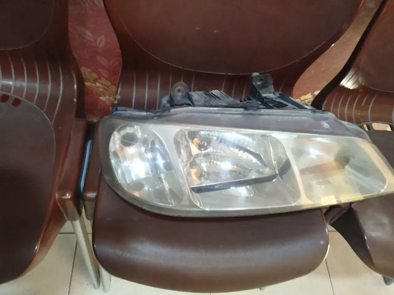 چراغ پژو پارس|قطعات یدکی و لوازم جانبی|تربتحیدریه, قائم|دیوار