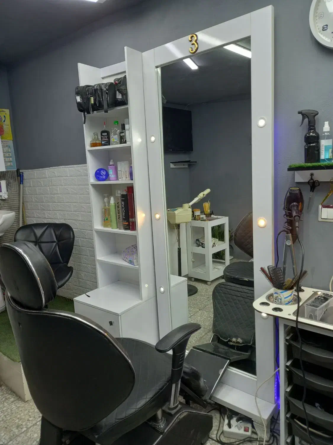 آینه آرایشگاه|آرایشگاه و سالن‌های زیبایی|رشت, حافظ آباد|دیوار