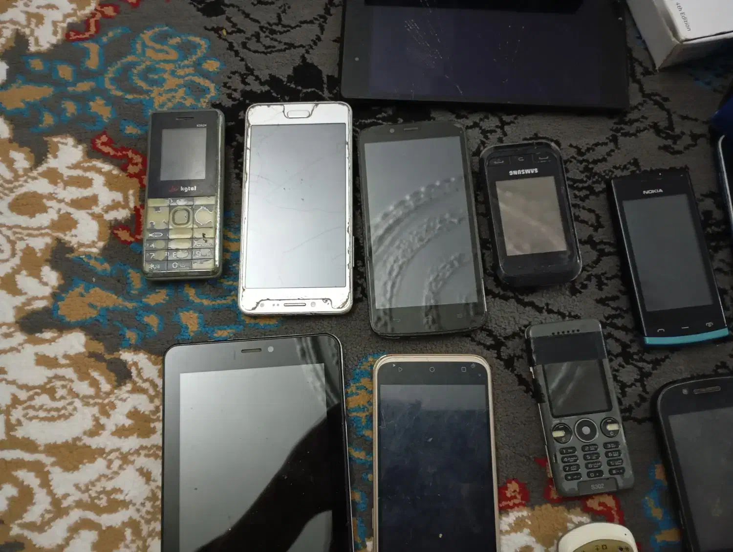 چند عدد گوشی و تبلت|موبایل|لاهیجان, لیل|دیوار