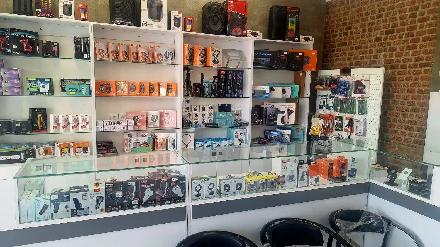 فروشنده موبایل و لوازم جانبی|استخدام بازاریابی و فروش|مبارکه, |دیوار