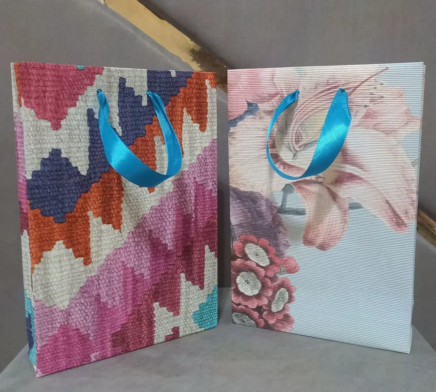 ساک کادو|لوازم التحریر|رشت, کوی فکوری|دیوار