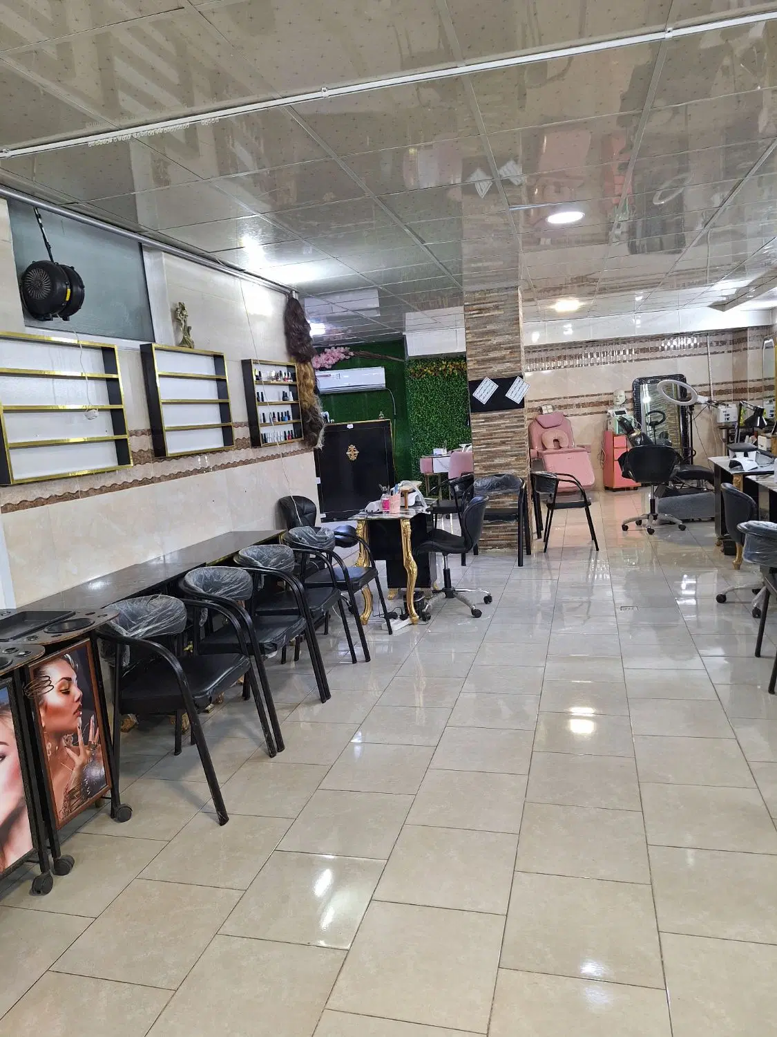 اجاره میز ناخن،مژه،یونیت در تقاطع پاستور جدید|خدمات زیبایی و سلامت|تبریز, |دیوار
