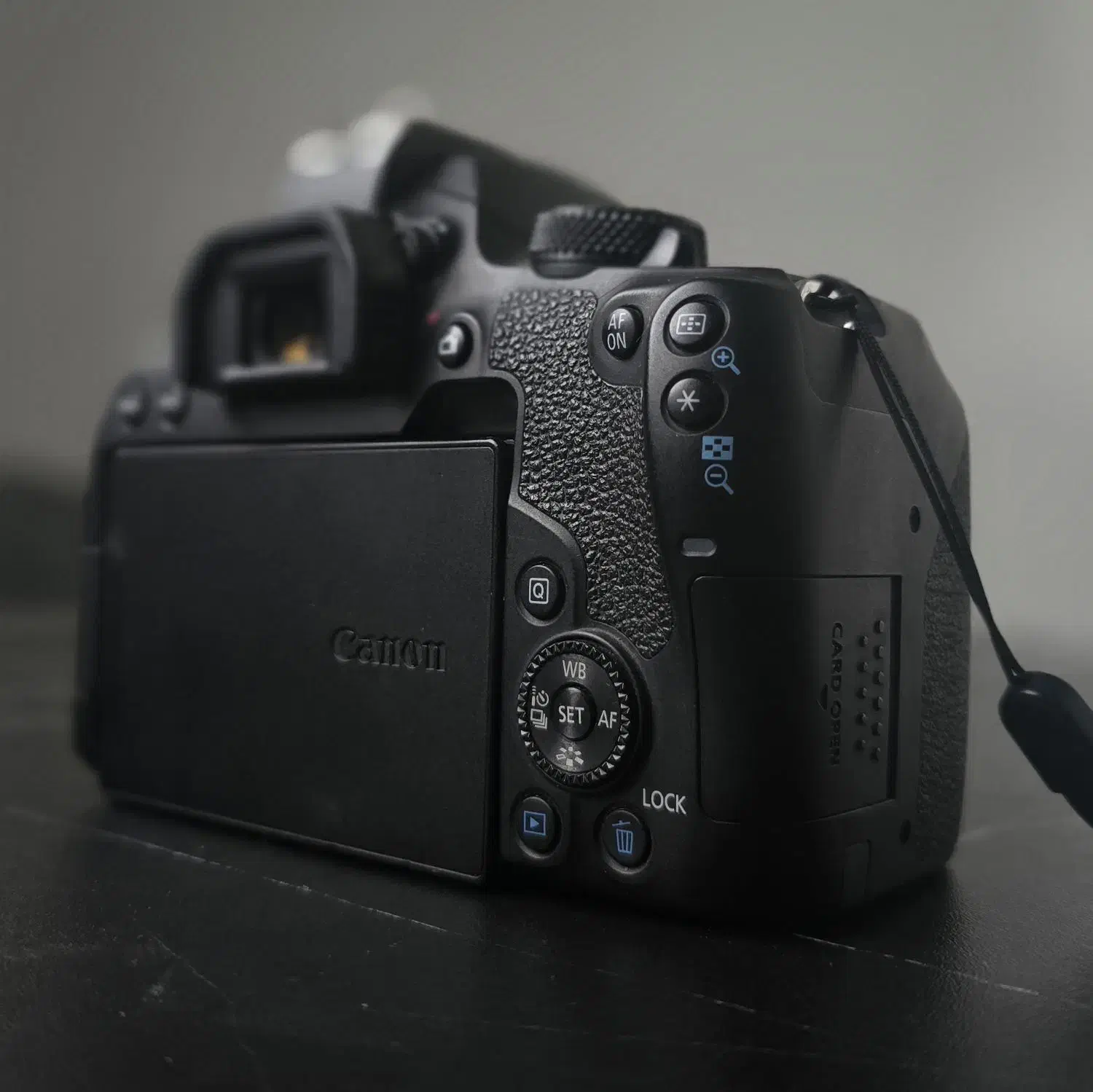 دوربین Canon 850d ، بدون لنز ، یک باتری اضافه|دوربین عکاسی و فیلمبرداری|کرج, عظیمیه|دیوار