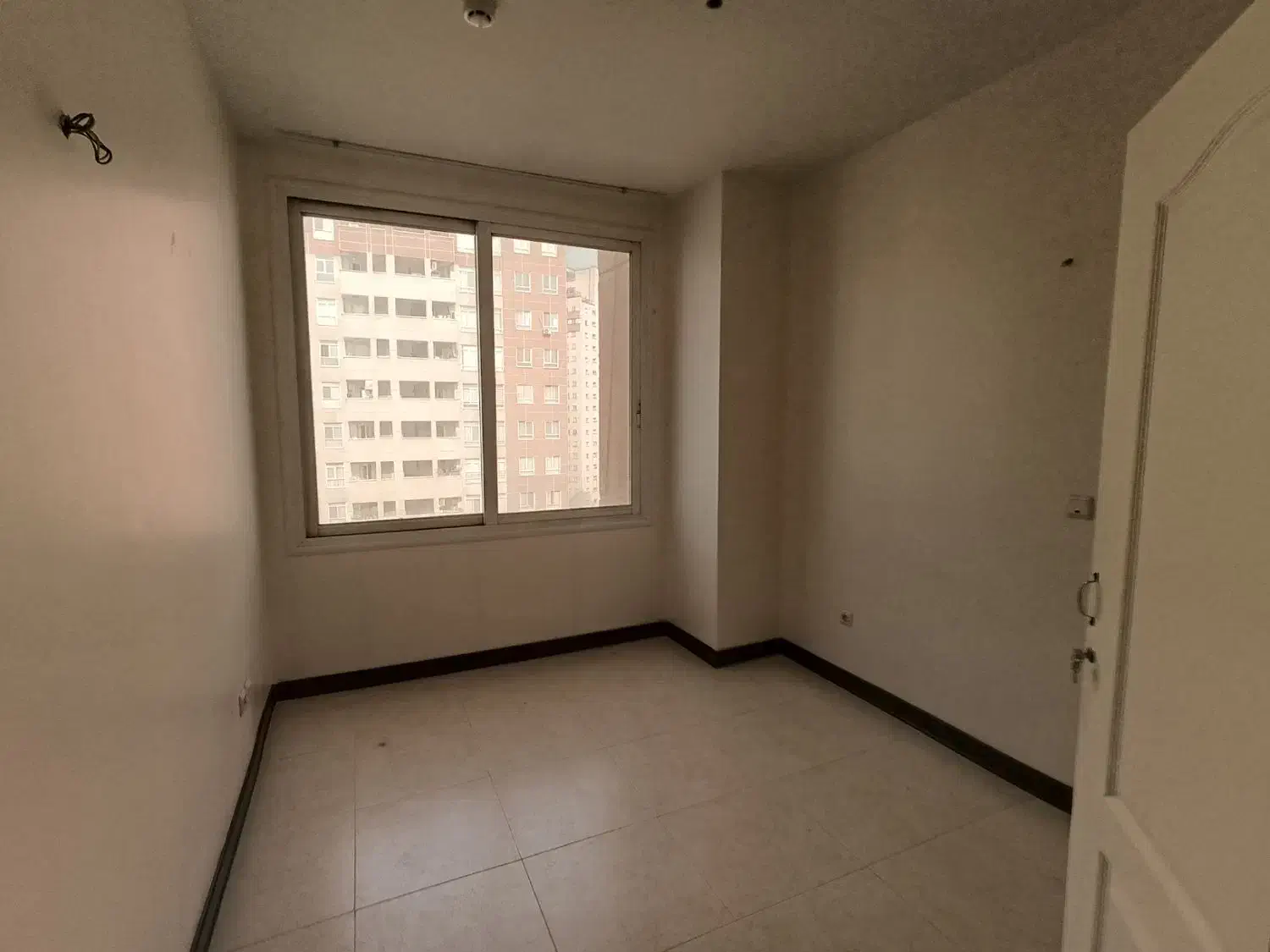 اجاره سه خواب 135 متری میدان دریاچه