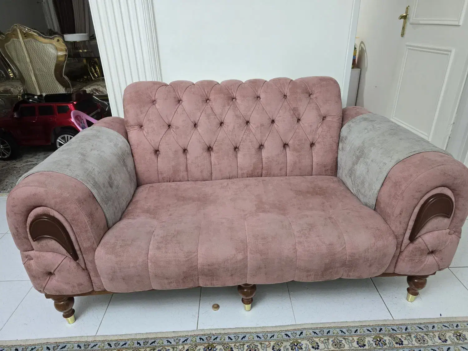 مبل راحتی چستر دو نفره در حد نو|مبلمان خانگی و میز عسلی|تهران, تهرانپارس غربی|دیوار