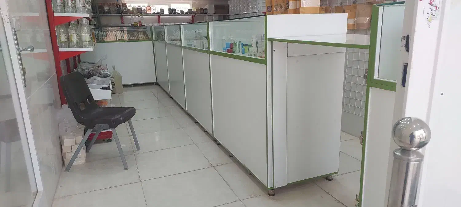 فروش ویترین مغازه 7 عدد|فروشگاه و مغازه|یزد, |دیوار