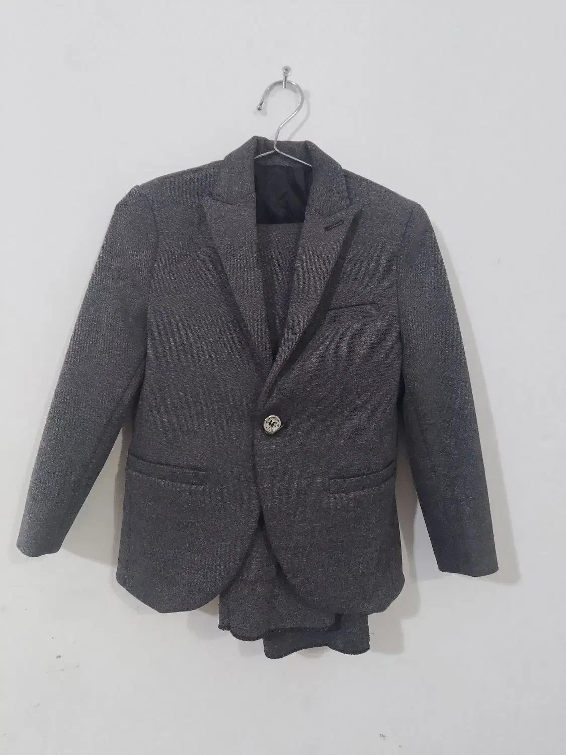 لباس زمستانی|لباس|گلبهار, شهر جدید گلبهار|دیوار