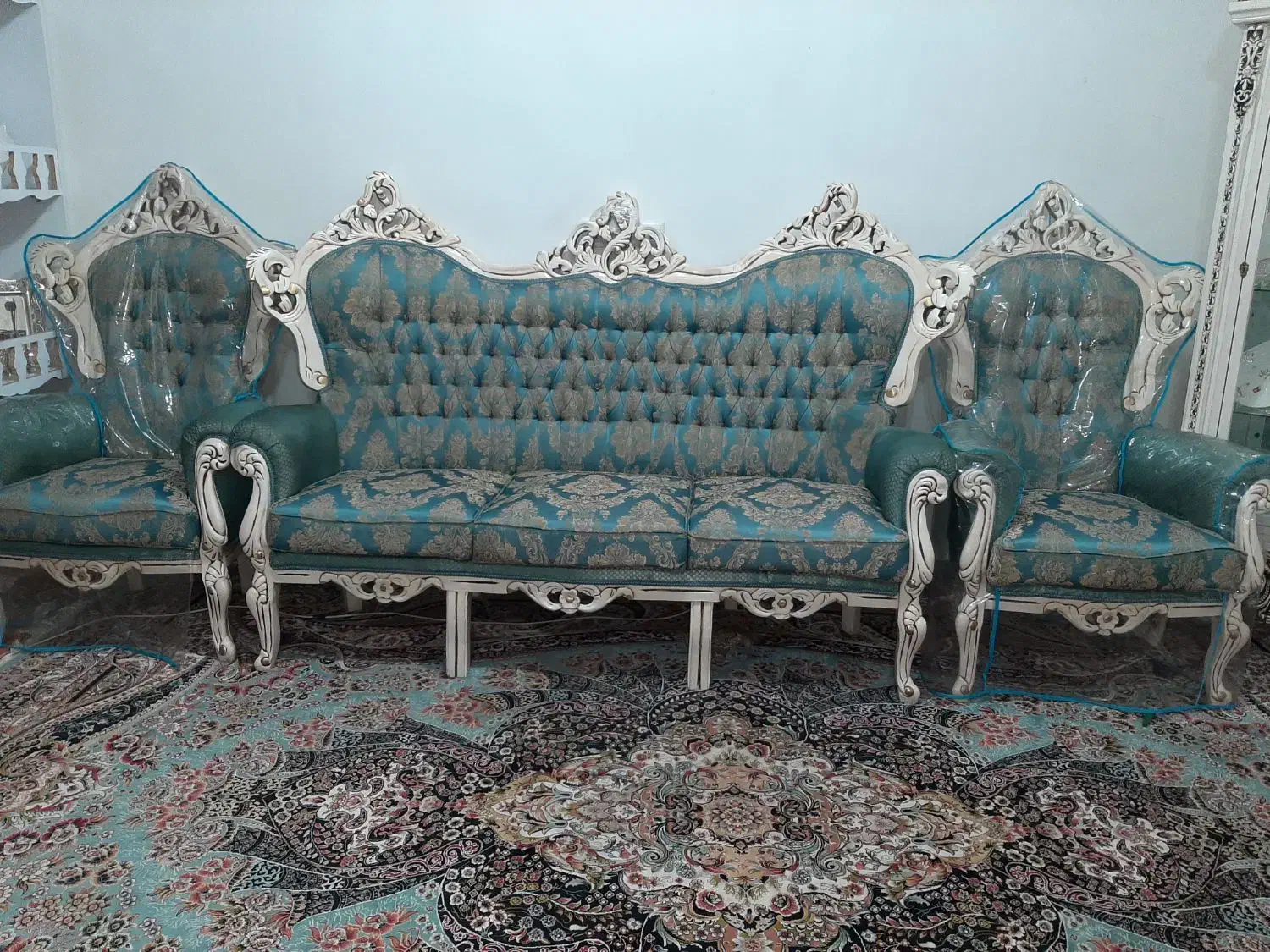 یک دست مبل و میز ناهار خوری|مبلمان خانگی و میز عسلی|تربتحیدریه, آغوی|دیوار