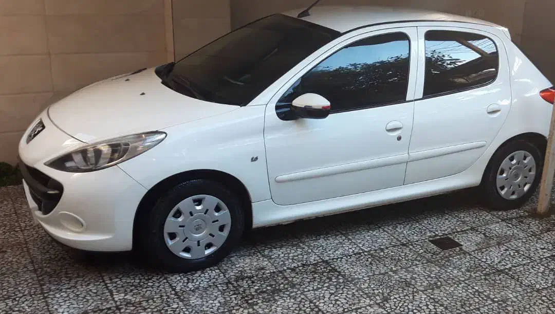 ۲۰۷ سفید|خودرو سواری و وانت|رشت, معلم|دیوار