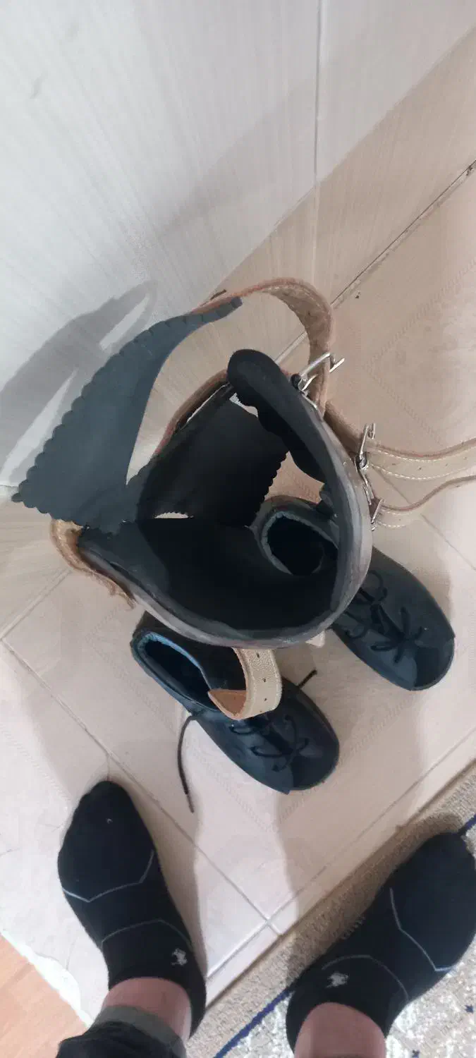 کتونی برای پاهای شکسته|کیف، کفش، کمربند|کلاله, |دیوار