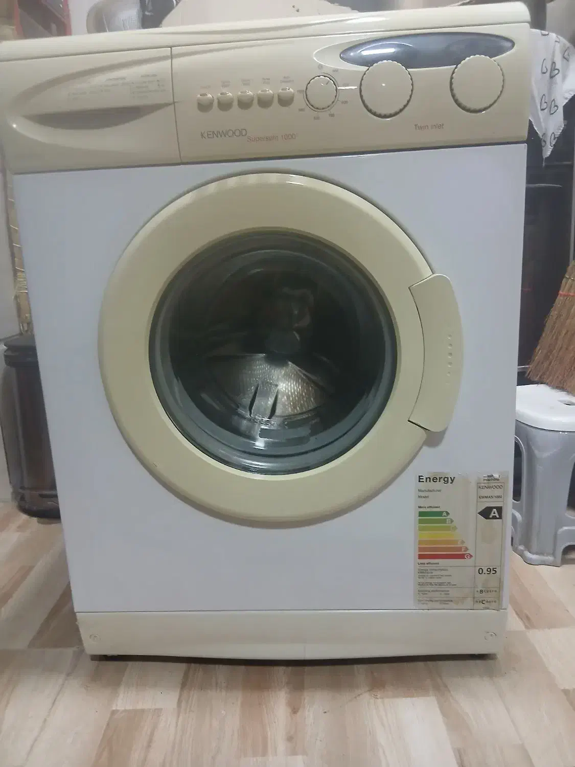 لباسشویی کنوود ب شرط سلامت|ماشین لباسشویی و خشک‌کن لباس|رشت, استقامت ۱|دیوار