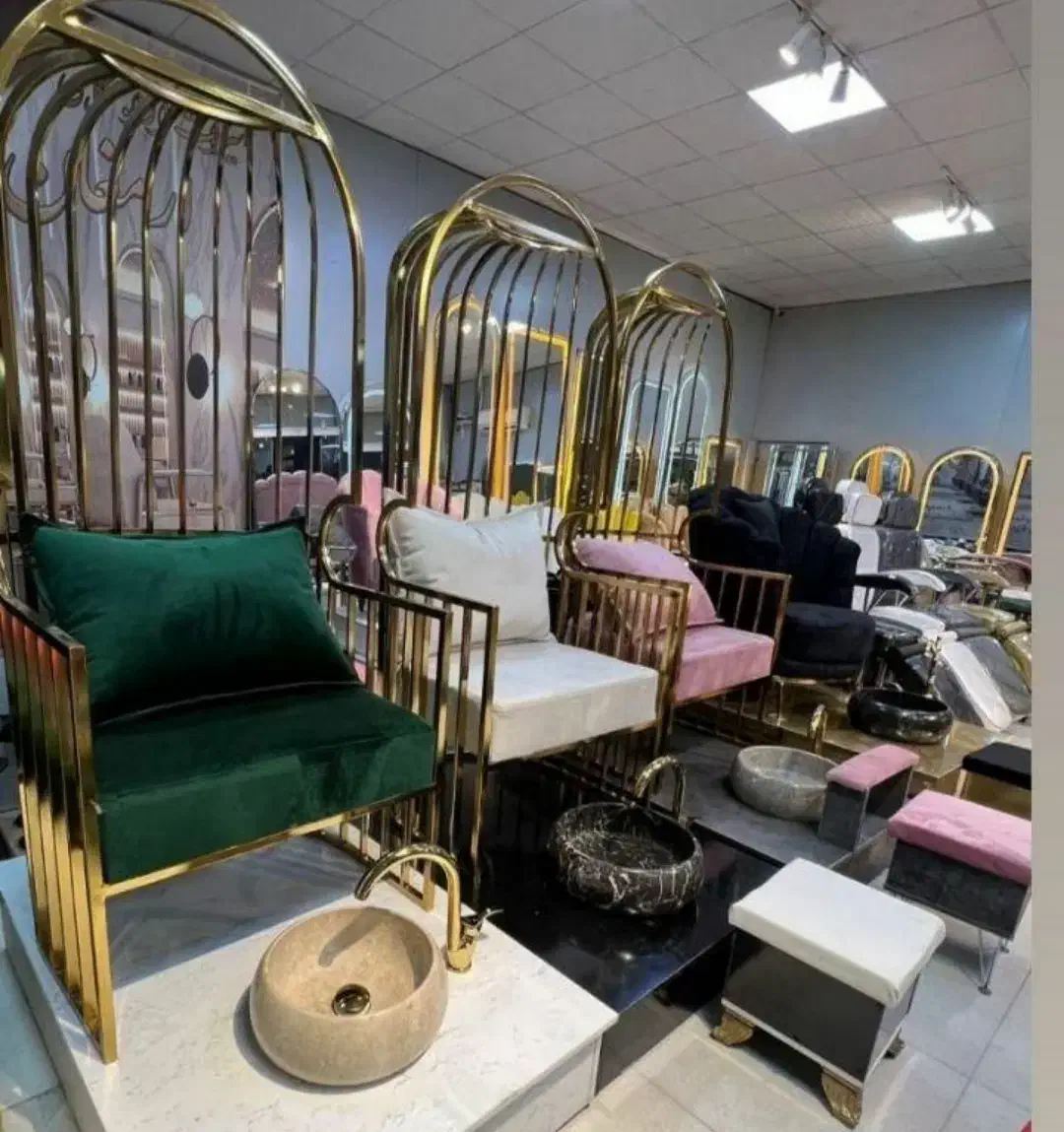 تخت مژه/استند لاک/رگال/ست مانیکور وپدیکور|آرایشگاه و سالنهای زیبایی|دهگلان, |دیوار