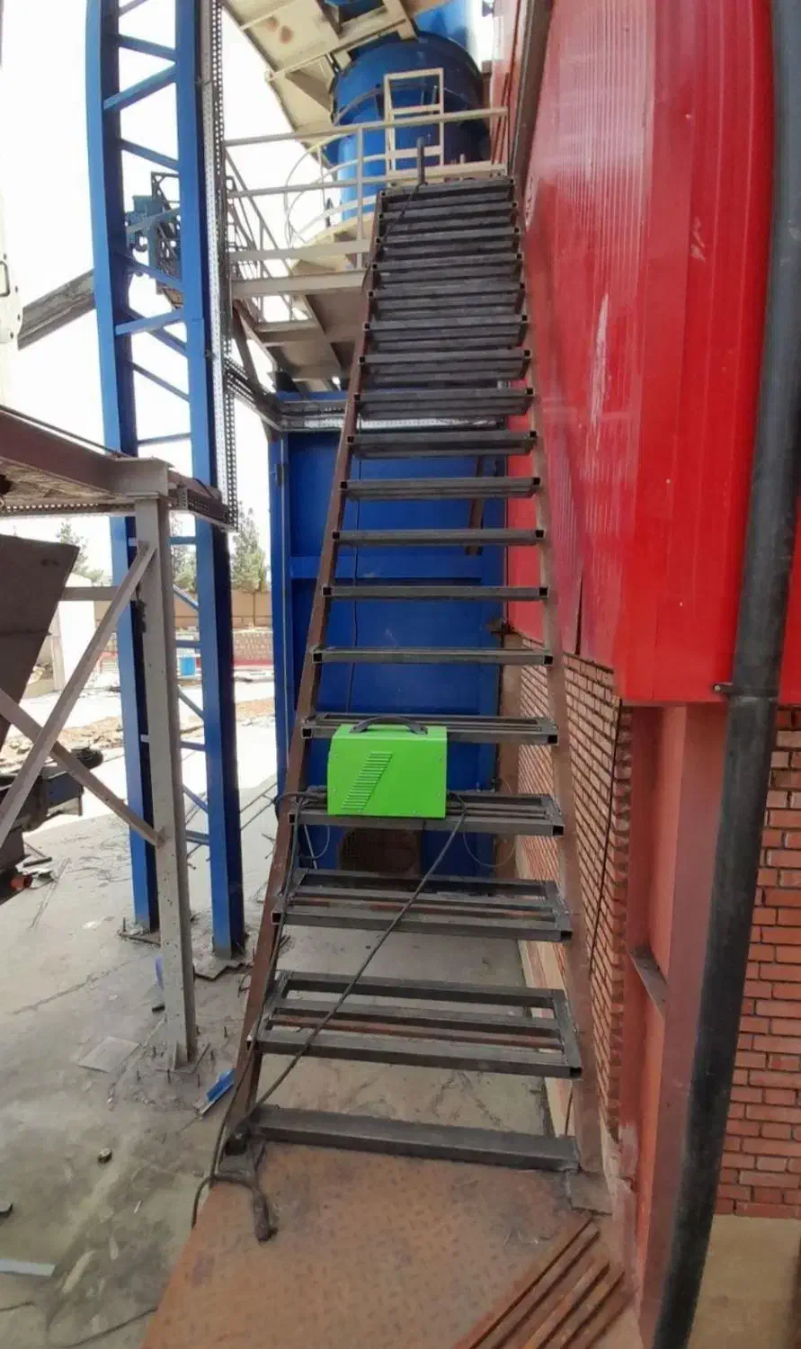 جوشکاری سیار + تخریب کاری|خدمات پیشه و مهارت|فولادشهر, B5|دیوار